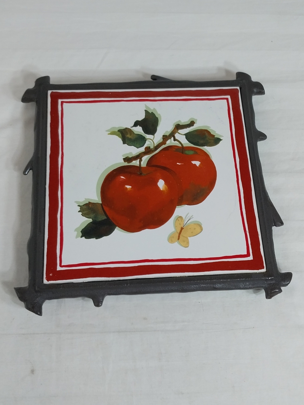 Hallmark framed Apples Hanging Ceramic Tile Trivet